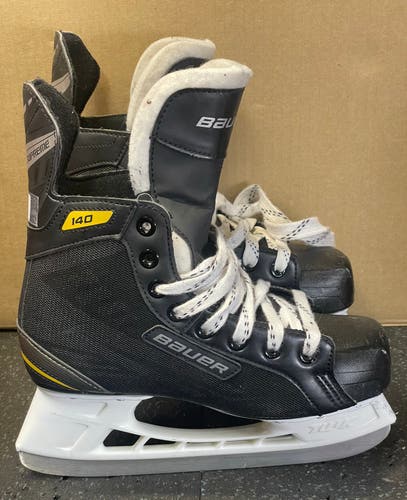 Used Bauer Supreme 140 Hockey Skates Size 4
