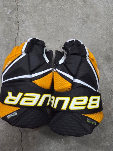 Bauer Vapor Hyperlite Gloves 13" (Used)