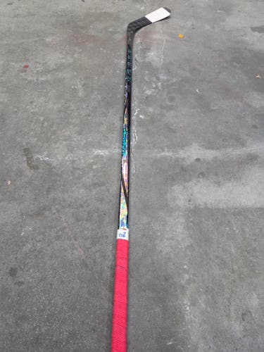 Free Shipping! Junior Bauer Twitch Right Handed Hockey Stick P28 50 Flex (Used)