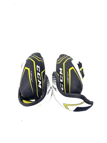 Used CCM VECTOR PLUS Junior Elbow Pads MD 11860-S000303390