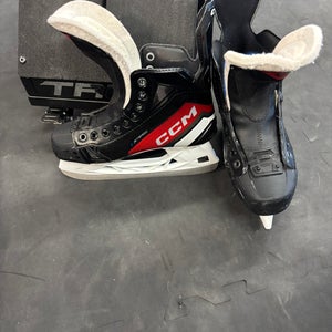 CCM JetSpeed Shock Hockey Skates Regular Width Size 5.5 (Used)