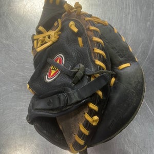 Used Easton BLACK MAGIC BB/SB Catchers RH Throw Black 29" 11497-S000154868