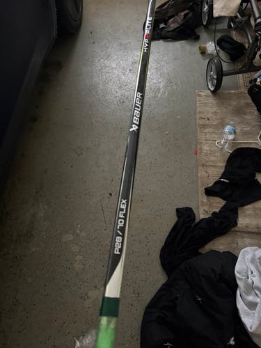 Senior Bauer Vapor Hyperlite 2 Right Handed Hockey Stick P28 70 Flex (Used)