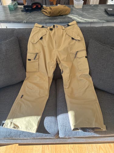 Men's Adult Medium Technine Pants (Used)