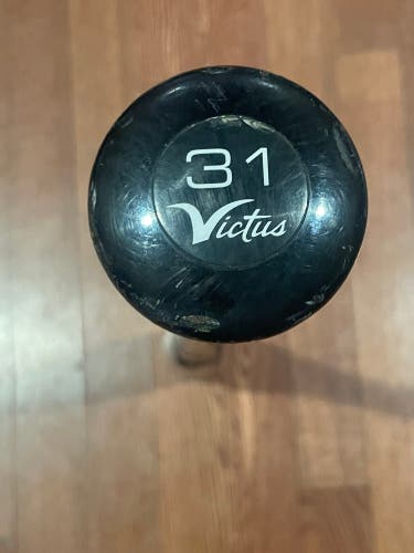 Victus V-Cut Bat (-3) 28 oz 31" (Used)
