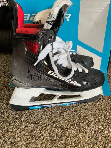 2023 Bauer Vapor X5 Pro Hockey Skates 9 (Used)