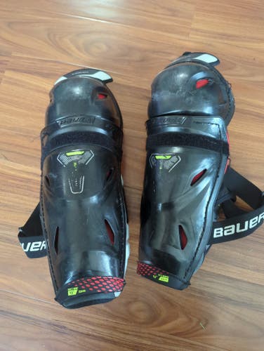 Hyperlite Intermediate Bauer 13" Shin Pads (Used)