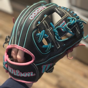 2025 Wilson A2000 RH Infield Baseball Glove 11.5" (Used)