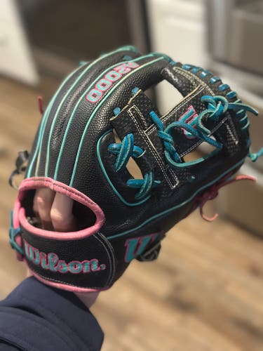 2025 Wilson A2000 RH Infield Baseball Glove 11.5" (Used)