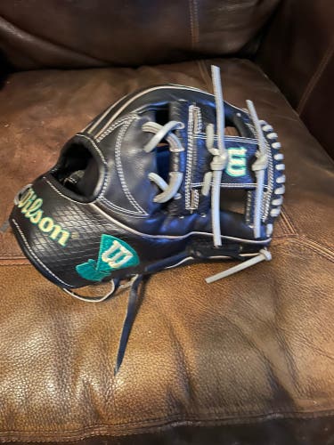2021 Wilson A2K RH Infield Baseball Glove 11.75" (Used)