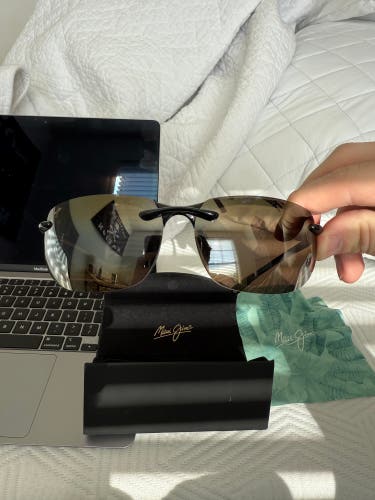 Black Unisex Adult Medium Maui Jim Sunglasses (Used)