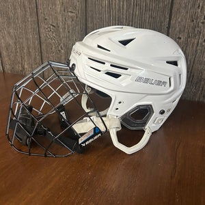 Small Bauer Re-Akt 150 Helmet (Used) with cage