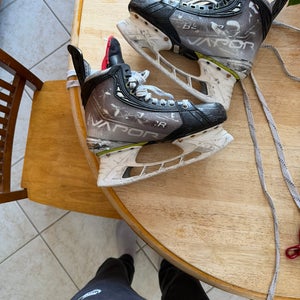 2021 Bauer Vapor Hyperlite Hockey Skates Regular Width Pro Stock 7 (Used)