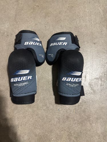 Junior Medium/large Bauer Supreme 1000 Elbow Pads (Used)