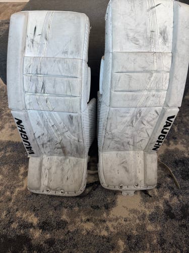 26" Vaughn Goalie Leg Pads (Used)