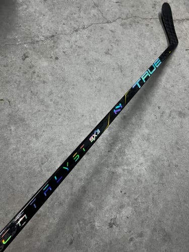70 Flex P28M Senior True Catalyst 9x3 Left Hand Hockey Stick Pro Stock (New)