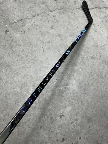 75 Flex P28 Senior True Catalyst 9x3 Left Hand Hockey Stick Pro Stock (New)