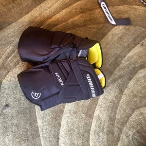 Senior Small Warrior Ritual x3 E+ Hockey Goalie Pants (New)