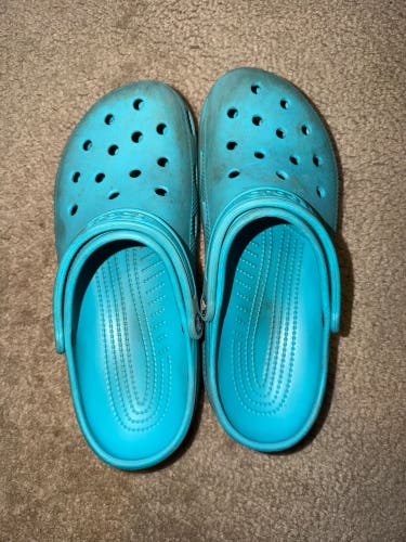 Men's Size M 11.0 (W 12.0) Adult Crocs  (Used)