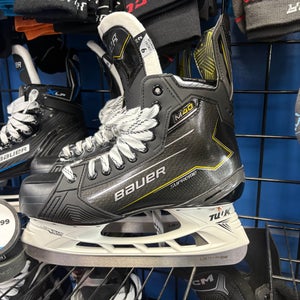 Bauer Supreme M40 Hockey Skates Size 7.5 **NEW**