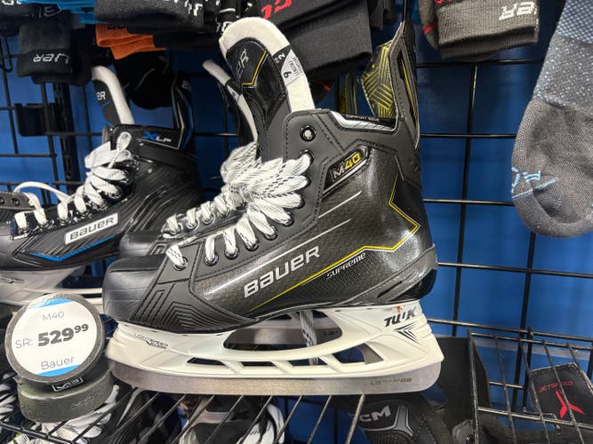 Bauer Supreme M40 Hockey Skates Size 9 **New**