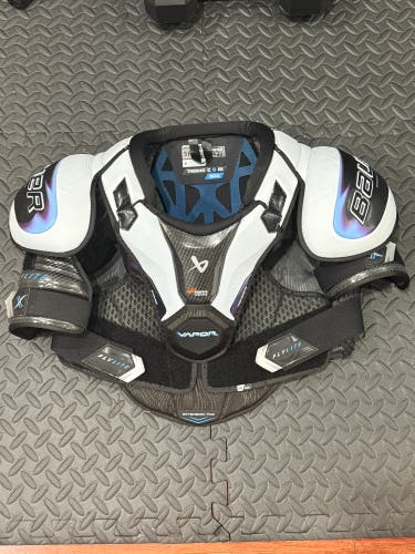 Senior Medium Bauer Vapor Flylite Shoulder Pads (New) No Tags*