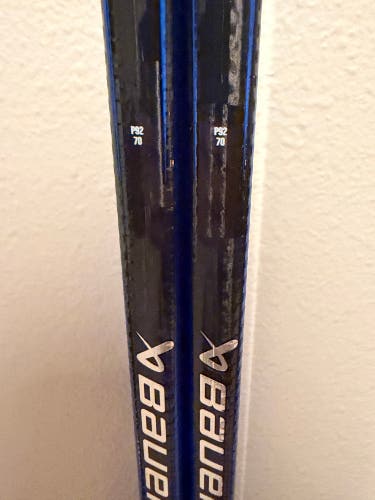 Senior Bauer Vapor Hyperlite 2 Right Handed Hockey Stick P92 70 Flex Pro Stock (Used)
