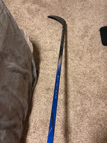 Senior Bauer Vapor Hyperlite 2 Right Handed Hockey Stick P92 70 Flex Pro Stock (Used)
