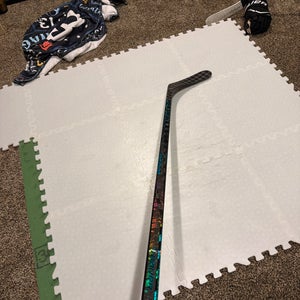 Intermediate Bauer Twitch Right Handed Hockey Stick P92 50 Flex (Used)
