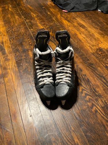 2018 CCM Super Tacks AS1 Hockey Skates Regular Width 9.5 (Used)