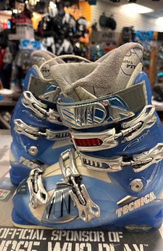 240 245 Tecnica MODO 10 Attiva (Used) Women's downhill Ski Boots 24 24.5 ladies womens