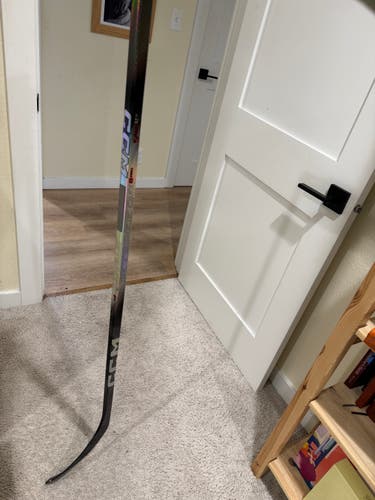 Youth CCM JetSpeed FT8 Pro Left Hand Hockey Stick P28 30 Flex (Used)