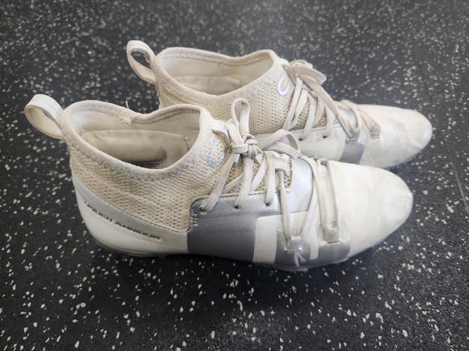 Used Under Armour C1N MC Youth FB Cleats White Youth 06.0 11849-S000035560