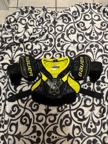 Men's Large Youth Bauer Supreme Mach Shoulder Pads (Used)