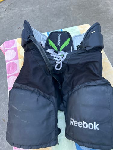 Senior Medium Reebok 16K Hockey Pants (Used)