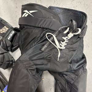 Senior Medium Reebok 7k Hockey Pants (Used)