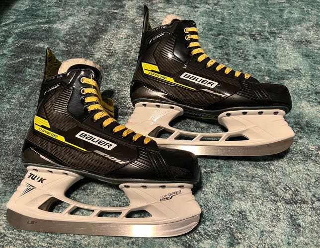 Bauer Supreme Comp Hockey Skates Extra Wide Width 8 (Used)