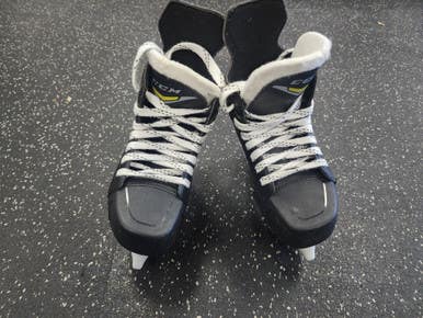 Used CCM TACKS 1092 Youth Hockey Skate Youth 12.0 11849-S000035868