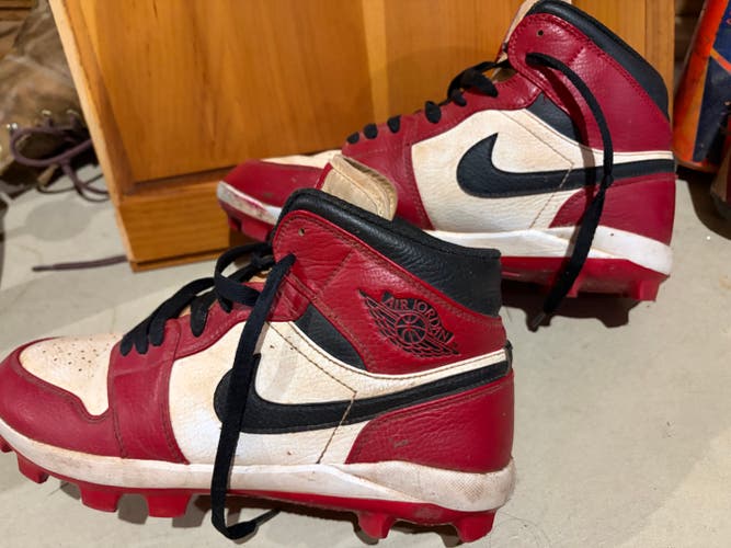 Red Men's Size M 8.5 (W 9.5) Adult Air Jordan High Top Molded Cleats (Used)