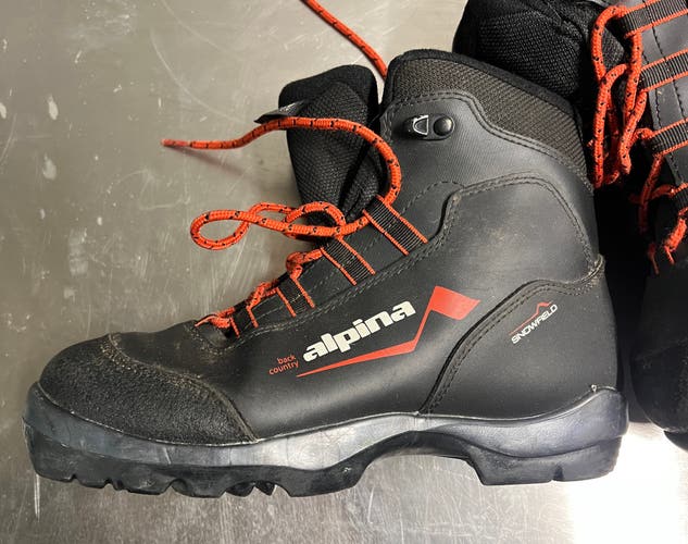 Used Alpina Boys NNN BC XC Ski Boots Black JR Size 38