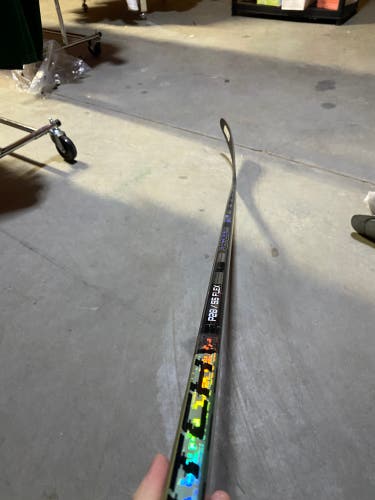 Intermediate Bauer Twitch Right Handed Hockey Stick P28 55 Flex (New)