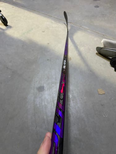 Junior Bauer Pulse Right Handed Hockey Stick P28 40 Flex (New)