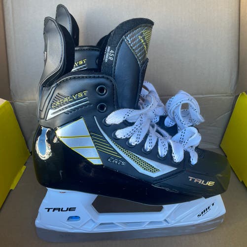 Used True Catalyst 5 Hockey Skates Size 4.5R