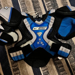 Brand New Bauer NIKE ONE90 Hockey shoulder pads JR SM
