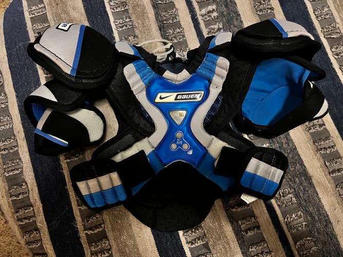 Brand New Bauer NIKE ONE90 Hockey shoulder pads JR SM