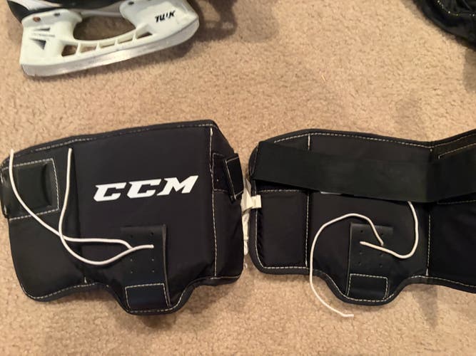 CCM Goalie Knee/Thigh Guard(Used)