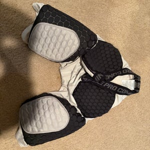 XL Adult Nike nike pro combat (Used)