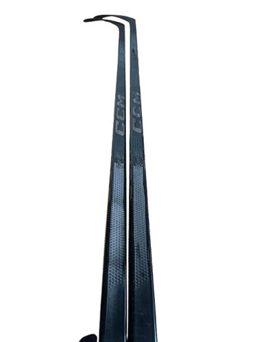 New 2 Pack 2x 70 Flex Right Hand P28 XF Ghost Senior Hockey Sticks