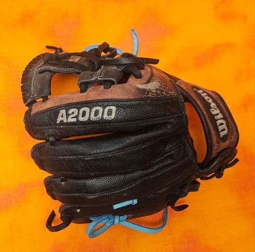 Wilson A2000 1786 Baseball Glove 11.5" Infield RH (Used)