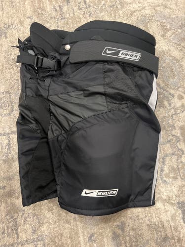 Senior Medium Bauer Vapor XXV Lite Hockey Pants (Used)